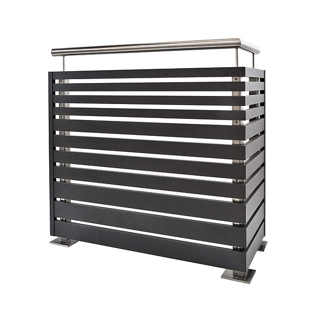 Aluminiumgeländer mit Edelstahlpfosten, Edelstahlhandlauf und pulverbeschichteten Alu-Profilen in unterschiedlichen Höhen Bild eines Aluminiumgeländers mit Edelstahlpfosten, Edelstahlhandlauf und pulverbeschichteten Alu-Profilen in unterschiedlichen Höhen
